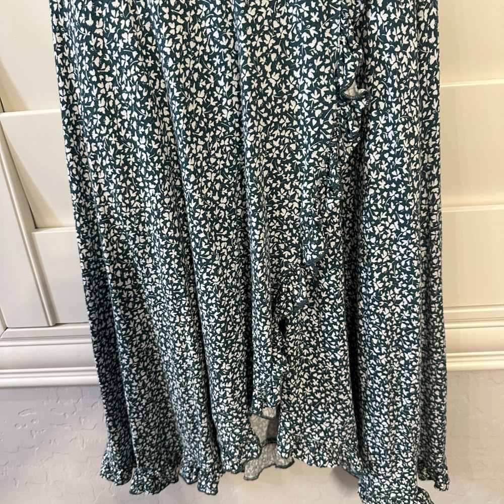 Pull&Bear Green Mini Dress with White Floral Print - Picture 9 of 16